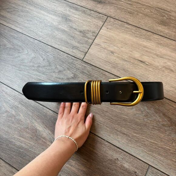 H&M black belt with gold buckle size small - Picture 5 of 5